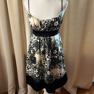 Patterned knee length Dress